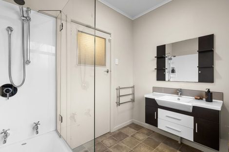 Photo of property in 23 Guthrie Road, Havelock North, 4130