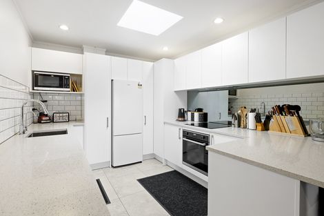 Photo of property in 5d Geddes Terrace, Avondale, Auckland, 1026