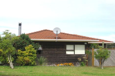Photo of property in 15 Miriam Corban Heights, Henderson, Auckland, 0612