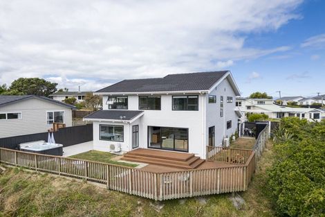 Photo of property in 35 Raumati Terrace, Khandallah, Wellington, 6035