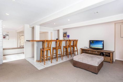 Photo of property in 21 Ribblesdale Road, Henderson, Auckland, 0612