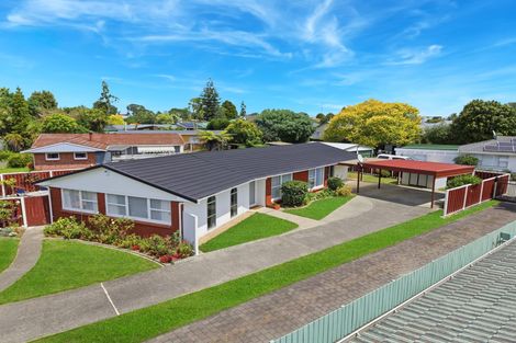 Photo of property in 10 Alf Walker Place, Papakura, 2110
