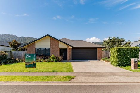 Photo of property in 136 Golden Shore Place, Coromandel, 3506