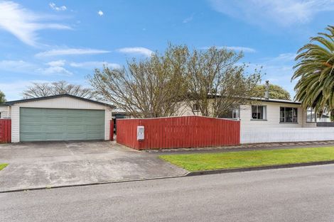 Photo of property in 2 Newton Place, Westbrook, Palmerston North, 4412