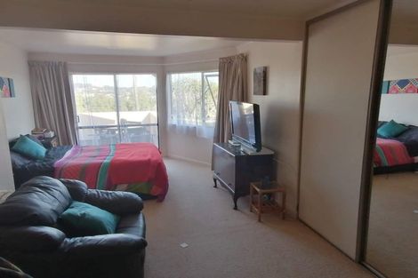 Photo of property in 2 Swann Beach Road, Stanmore Bay, Whangaparaoa, 0932