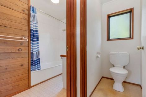 Photo of property in 2/11 Firle Place, Green Bay, Auckland, 0604