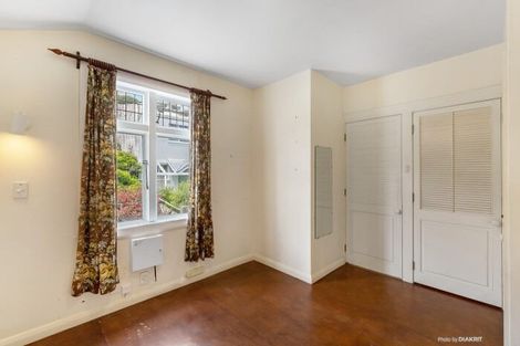 Photo of property in 18 Hawker Street, Mount Victoria, Wellington, 6011