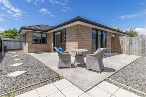 Photo of property in 30 Queenwood Road, Levin, 5510