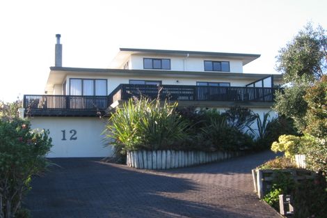Photo of property in 12 Frimley Terrace, Waikanae Beach, Waikanae, 5036