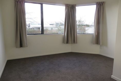 Photo of property in 16a Tonkin Drive, Sunnynook, Auckland, 0620