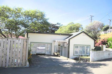 Photo of property in 2 Duppa Street, Berhampore, Wellington, 6023