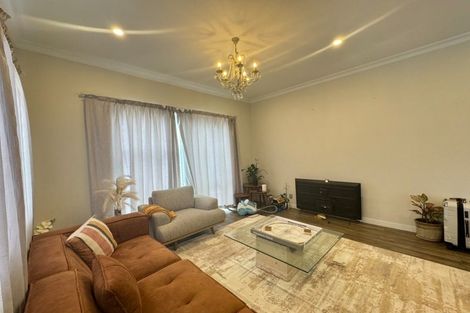 Photo of property in 517 East Coast Road, Murrays Bay, Auckland, 0630