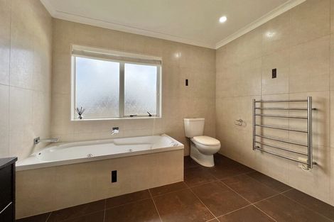 Photo of property in 5 Wye Oak Drive, Schnapper Rock, Auckland, 0632