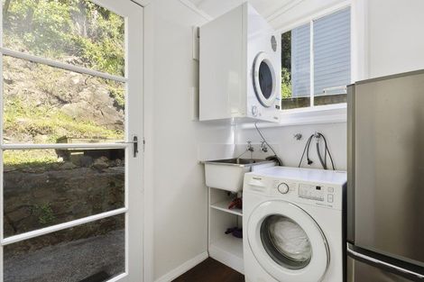 Photo of property in 135 Marine Parade, Seatoun, Wellington, 6022