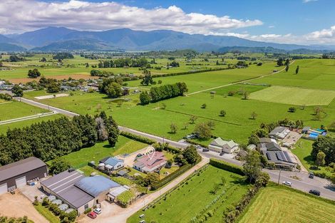 Photo of property in 426 Abel Tasman Drive, Motupipi, Takaka, 7183