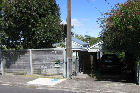 Photo of property in 34 Peter Terrace, Castor Bay, Auckland, 0620