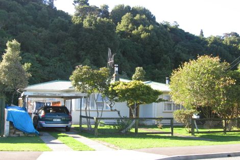 Photo of property in 19 Gillespies Road, Birchville, Upper Hutt, 5018