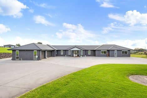 Photo of property in 135 Nixon Road, Taupaki, Henderson, 0782