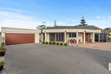 Photo of property in 25 Bermuda Drive, Papamoa Beach, Papamoa, 3118