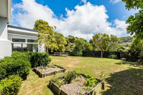 Photo of property in 28 Black Rock Road, Newlands, Wellington, 6037