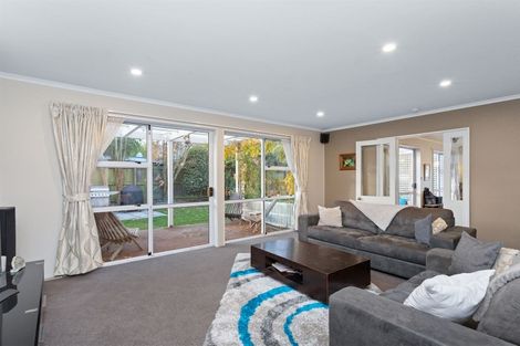 Photo of property in 77 Regency Crescent, Redwood, Christchurch, 8051