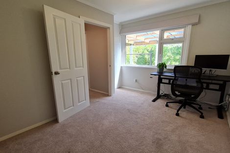 Photo of property in 56 Pokohiwi Road, Normandale, Lower Hutt, 5010