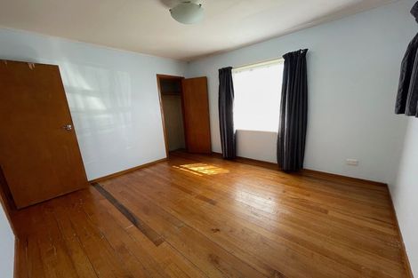 Photo of property in 26 Glen Marine Parade, Glendene, Auckland, 0602