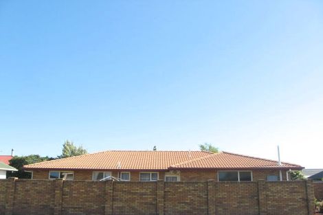 Photo of property in 2/3 Lowry Avenue, Redwood, Christchurch, 8051