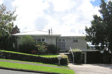 Photo of property in 6 Roland Hill, Glen Eden, Auckland, 0602