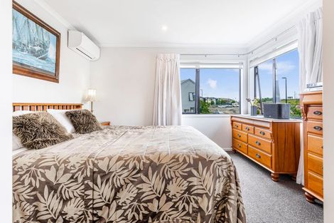 Photo of property in 16 Kauri Amber Road, Westgate, Auckland, 0614