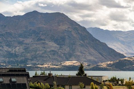 Photo of property in 28 Minaret Ridge, Wanaka, 9305