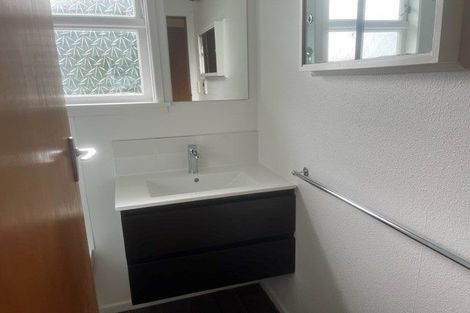 Photo of property in 3 Wycherley Drive, Bucklands Beach, Auckland, 2014