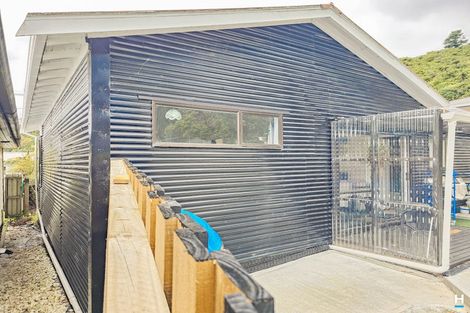 Photo of property in 6 Rochfort Street, Greymouth, 7805