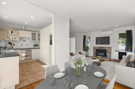 Photo of property in 6 Grainger Road, Te Atatu South, Auckland, 0610