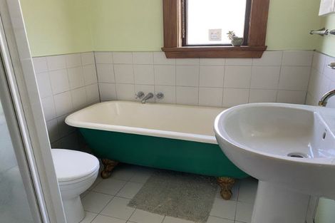 Photo of property in 74a Cambridge Terrace, Waterloo, Lower Hutt, 5011