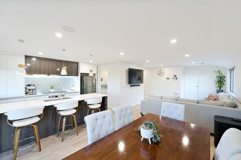 Photo of property in 64 Cirrus Way, Ranui, Auckland, 0612