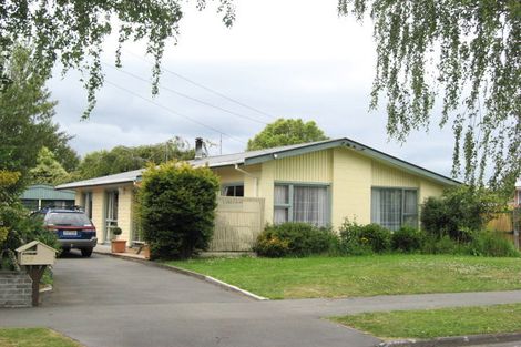 Photo of property in 77 Greendale Avenue, Avonhead, Christchurch, 8042