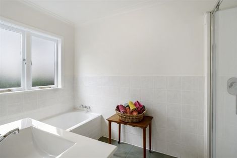 Photo of property in 21 Farquhar Road, Glendene, Auckland, 0602