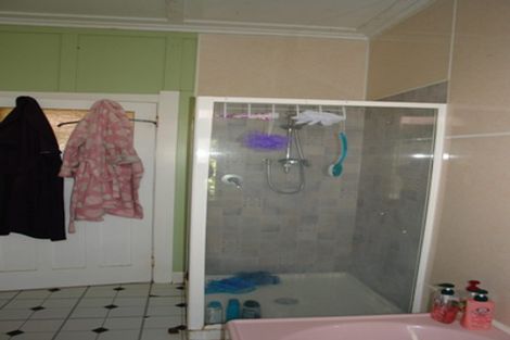 Photo of property in 16 Gloag Street, Waverley, 4510