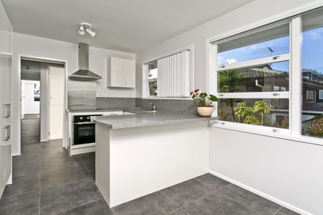 Photo of property in 1/223 Eskdale Road, Birkenhead, Auckland, 0626