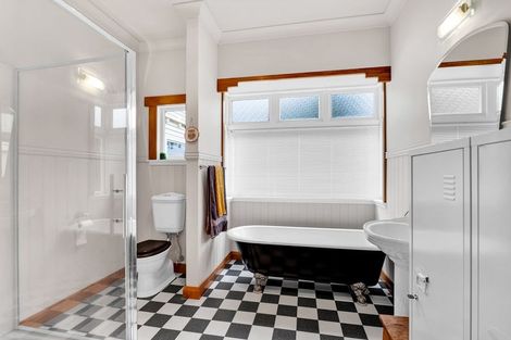 Photo of property in 3 Cross Street, Lepperton, New Plymouth, 4373