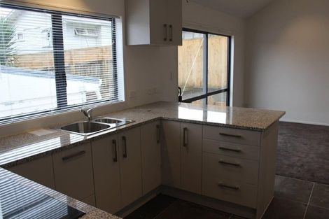 Photo of property in 2 Ware Place, Pakuranga Heights, Auckland, 2010