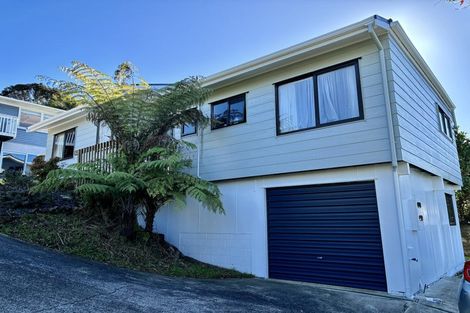 Photo of property in 2/11 Sunhaven Avenue, Glenfield, Auckland, 0629