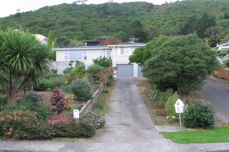 Photo of property in 51 Kakariki Grove, Waikanae, 5036