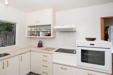 Photo of property in 17 Drake Street, Waikawa Beach, Manakau, 5573
