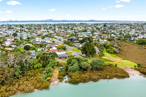 Photo of property in 2 Wharf Road, Te Atatu Peninsula, Auckland, 0610