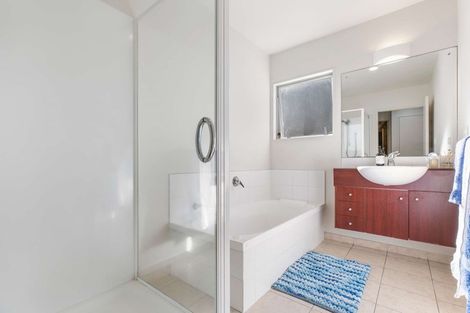 Photo of property in 11 Carento Way, Stanmore Bay, Whangaparaoa, 0932