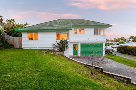 Photo of property in 37 Charlotte Street, Stanmore Bay, Whangaparaoa, 0932