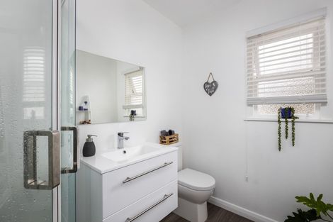 Photo of property in 3 Roto Street, Westown, New Plymouth, 4310