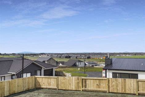 Photo of property in 6 Kapua Crescent, Rototuna North, Hamilton, 3210